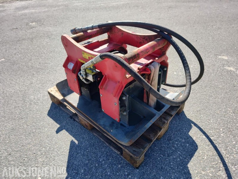 2016 RF vibroplate for gravemaskin S70 510kg - Implemento para Maquinaria de construcción: foto 3 2016 RF vibroplate for gravemaskin S70 510kg - Implemento para Maquinaria de construcción: foto 3