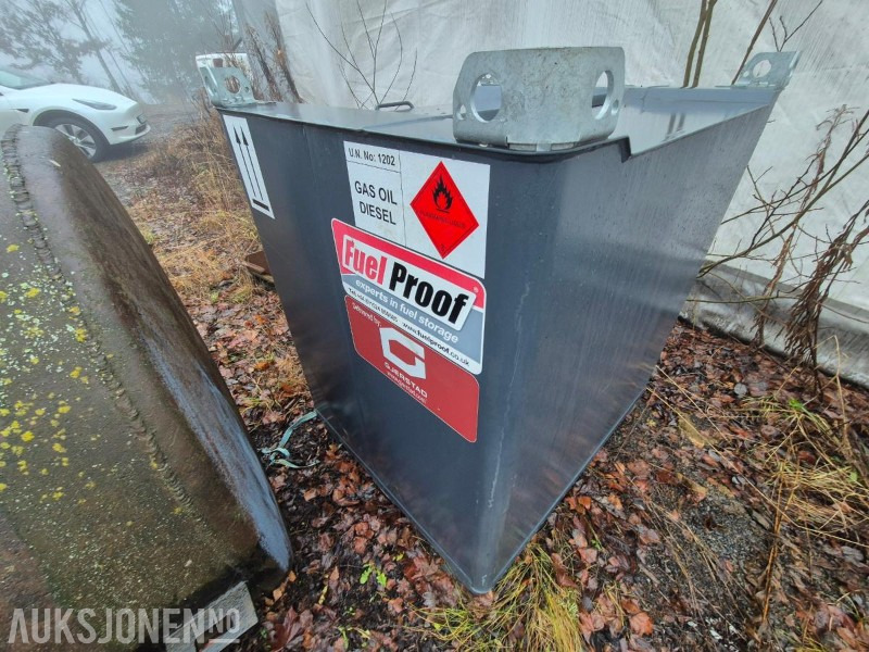 2020 Fuel Proof Cube 900, dieseltank 900 liter - Implemento para Maquinaria de construcción: foto 3 2020 Fuel Proof Cube 900, dieseltank 900 liter - Implemento para Maquinaria de construcción: foto 3