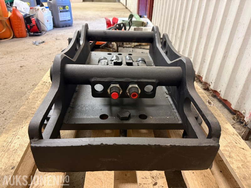 2022 OilQuick S60 hurtigfeste som har vore montert på DandA hammer - Implemento para Maquinaria de construcción: foto 4 2022 OilQuick S60 hurtigfeste som har vore montert på DandA hammer - Implemento para Maquinaria de construcción: foto 4
