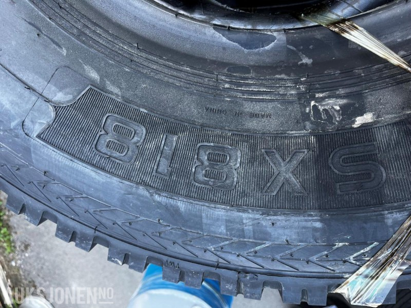 2024 Sonix 10.00R20 dekk til hjulgraver - Implemento para Maquinaria de construcción: foto 4 2024 Sonix 10.00R20 dekk til hjulgraver - Implemento para Maquinaria de construcción: foto 4