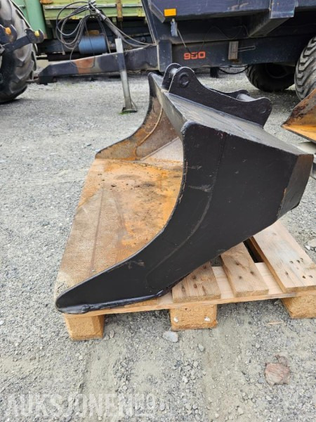 Engcon Pusseskuff Ca 250Liter. S40 Feste - Implemento para Maquinaria de construcción: foto 3 Engcon Pusseskuff Ca 250Liter. S40 Feste - Implemento para Maquinaria de construcción: foto 3
