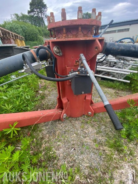 Hydraulisk 3 punkts fot for feste av kran - Implemento para Maquinaria de construcción: foto 5 Hydraulisk 3 punkts fot for feste av kran - Implemento para Maquinaria de construcción: foto 5