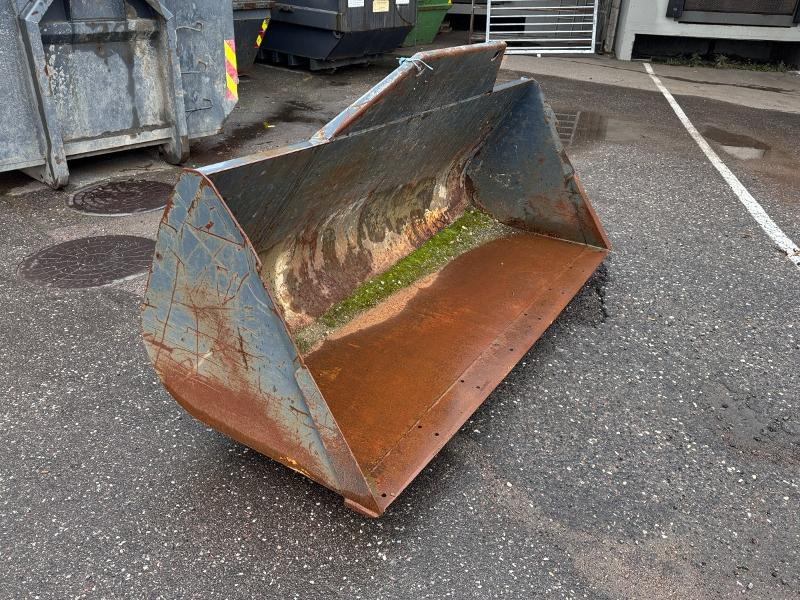 Tre Emme PF1350.CDC skuffe for Merlo teleskoptruck - Implemento para Maquinaria de construcción: foto 1 Tre Emme PF1350.CDC skuffe for Merlo teleskoptruck - Implemento para Maquinaria de construcción: foto 1