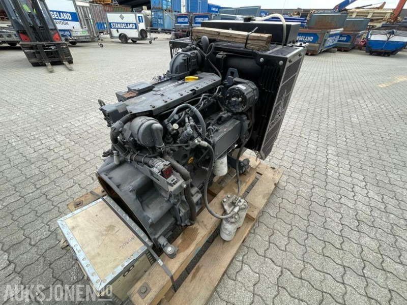 UBRUKT 2012 Deutz TCD 2012 L04 2V Motor - Hydraulikkpumpe - Styreskap/startskap - UBRUKT - Kjøpt inn for å passe til Powerscreen Warrior og Chieftain 1400. - Implemento para Maquinaria de construcción: foto 3 UBRUKT 2012 Deutz TCD 2012 L04 2V Motor - Hydraulikkpumpe - Styreskap/startskap - UBRUKT - Kjøpt inn for å passe til Powerscreen Warrior og Chieftain 1400. - Implemento para Maquinaria de construcción: foto 3