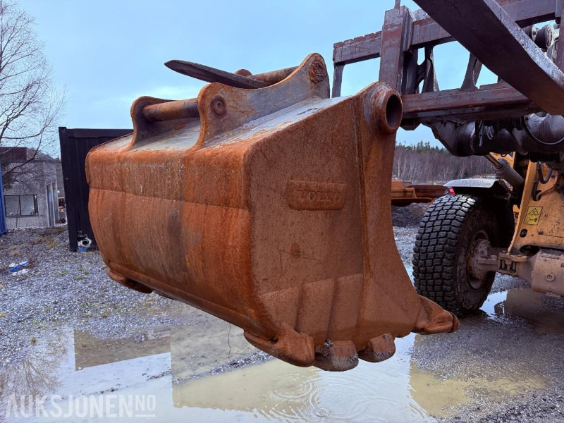Volvo skuffe m/hurtigfeste S60 og utskiftbare tenner - Implemento para Maquinaria de construcción: foto 5 Volvo skuffe m/hurtigfeste S60 og utskiftbare tenner - Implemento para Maquinaria de construcción: foto 5