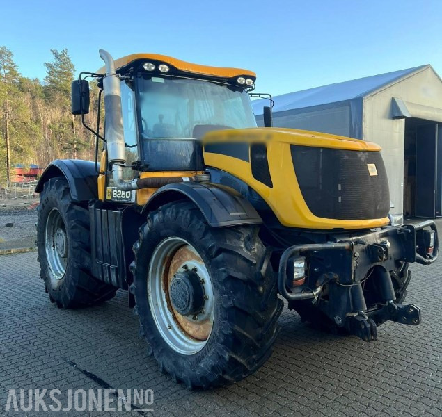 JCB FASTRAC 8250 4x4 traktor kun 6.700 Arbeidstimer! - Tractor: foto 1 JCB FASTRAC 8250 4x4 traktor kun 6.700 Arbeidstimer! - Tractor: foto 1
