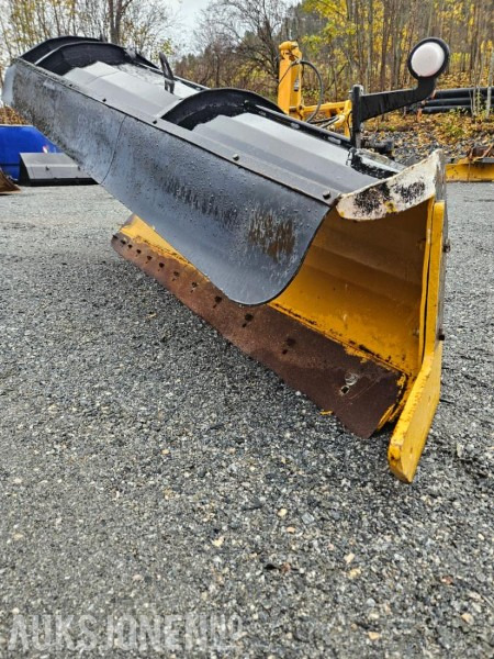 1992 Øveraasen diagonalplog DL 285 B - Største bredde 2900 mm - Med parallellogram - Hydraulisk løft - Maquinaria agrícola: foto 4 1992 Øveraasen diagonalplog DL 285 B - Største bredde 2900 mm - Med parallellogram - Hydraulisk løft - Maquinaria agrícola: foto 4