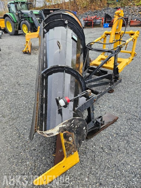 1992 Øveraasen diagonalplog DL 285 B - Største bredde 2900 mm - Med parallellogram - Hydraulisk løft - Maquinaria agrícola: foto 2 1992 Øveraasen diagonalplog DL 285 B - Største bredde 2900 mm - Med parallellogram - Hydraulisk løft - Maquinaria agrícola: foto 2