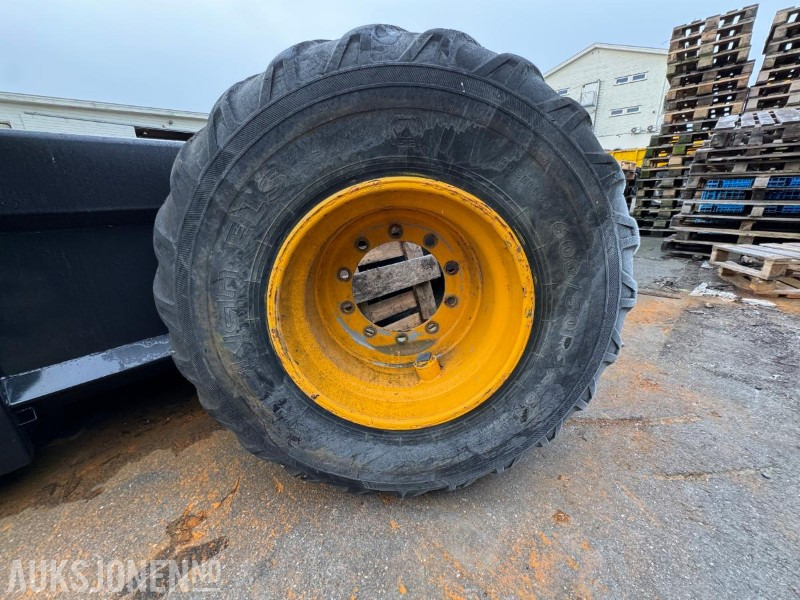 2005 Nokian ELS 600/50 R22.5 – brukt dekk på forsterka felg - Maquinaria agrícola: foto 1 2005 Nokian ELS 600/50 R22.5 – brukt dekk på forsterka felg - Maquinaria agrícola: foto 1