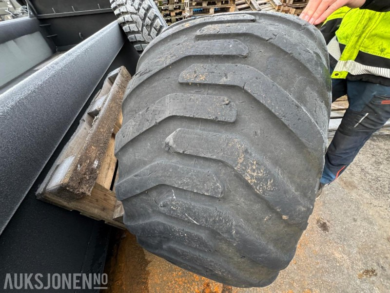 2005 Nokian ELS 600/50 R22.5 – brukt dekk på forsterka felg - Maquinaria agrícola: foto 3 2005 Nokian ELS 600/50 R22.5 – brukt dekk på forsterka felg - Maquinaria agrícola: foto 3