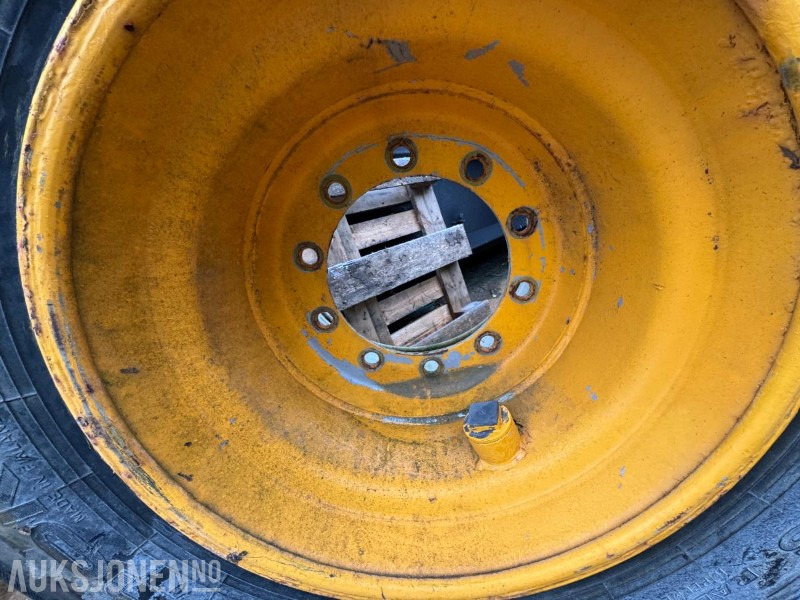 2005 Nokian ELS 600/50 R22.5 – brukt dekk på forsterka felg - Maquinaria agrícola: foto 2 2005 Nokian ELS 600/50 R22.5 – brukt dekk på forsterka felg - Maquinaria agrícola: foto 2