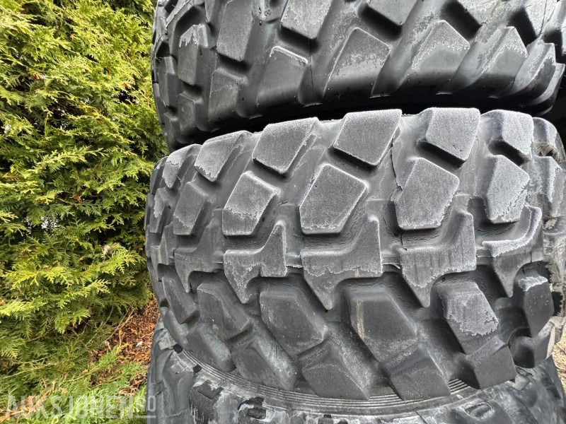 2012 Agri Transport 500/70 R22.5 – 3 stk brukte dekk på felg - Maquinaria agrícola: foto 1 2012 Agri Transport 500/70 R22.5 – 3 stk brukte dekk på felg - Maquinaria agrícola: foto 1