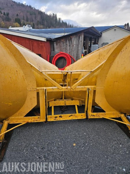 Eldre Spissplog / Snøplog - Maquinaria agrícola: foto 4 Eldre Spissplog / Snøplog - Maquinaria agrícola: foto 4