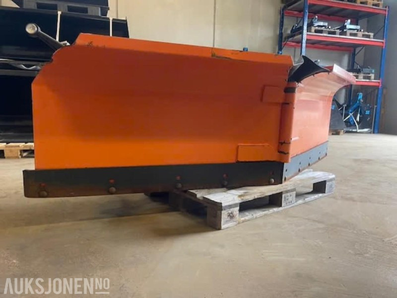 Pronar vikeplog PUV-2800 m sms/trima feste inkl. sjokkdemper og lys - Maquinaria agrícola: foto 2 Pronar vikeplog PUV-2800 m sms/trima feste inkl. sjokkdemper og lys - Maquinaria agrícola: foto 2