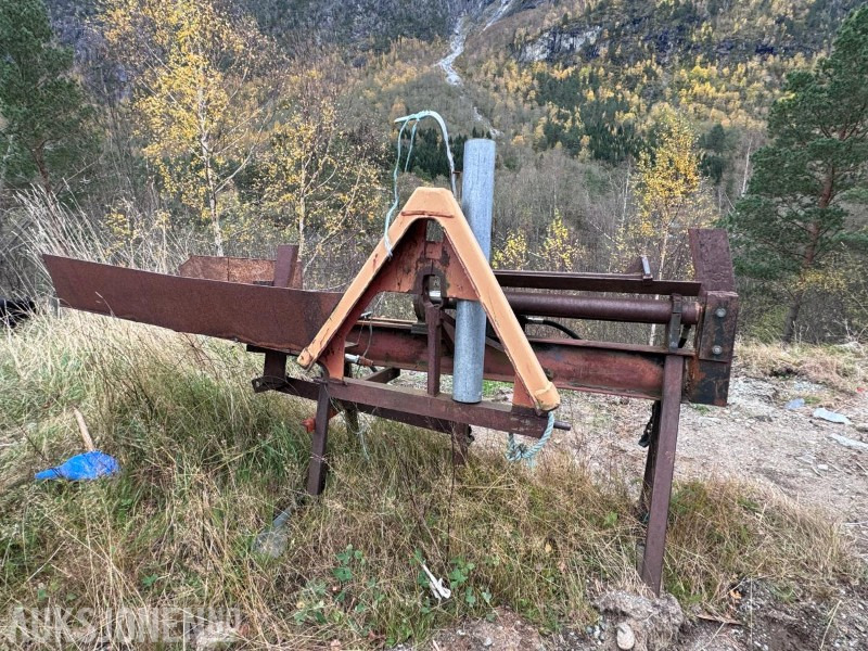 Vedkløyver Dobbeltvirkende - med Triangelfeste - Maquinaria agrícola: foto 1 Vedkløyver Dobbeltvirkende - med Triangelfeste - Maquinaria agrícola: foto 1
