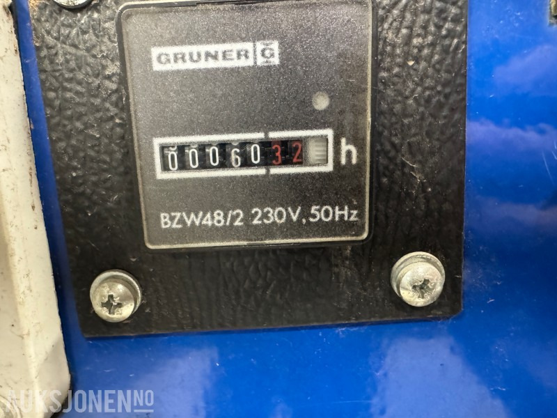 1990 Nødstrømsaggregat Ruggerini / Genetech 15 kVA – driftssikkert dieselaggregat - Maquinaria industrial: foto 4 1990 Nødstrømsaggregat Ruggerini / Genetech 15 kVA – driftssikkert dieselaggregat - Maquinaria industrial: foto 4