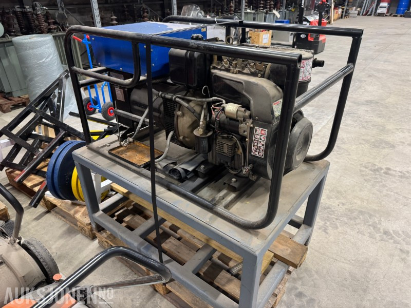 1990 Nødstrømsaggregat Ruggerini / Genetech 15 kVA – driftssikkert dieselaggregat - Maquinaria industrial: foto 1 1990 Nødstrømsaggregat Ruggerini / Genetech 15 kVA – driftssikkert dieselaggregat - Maquinaria industrial: foto 1