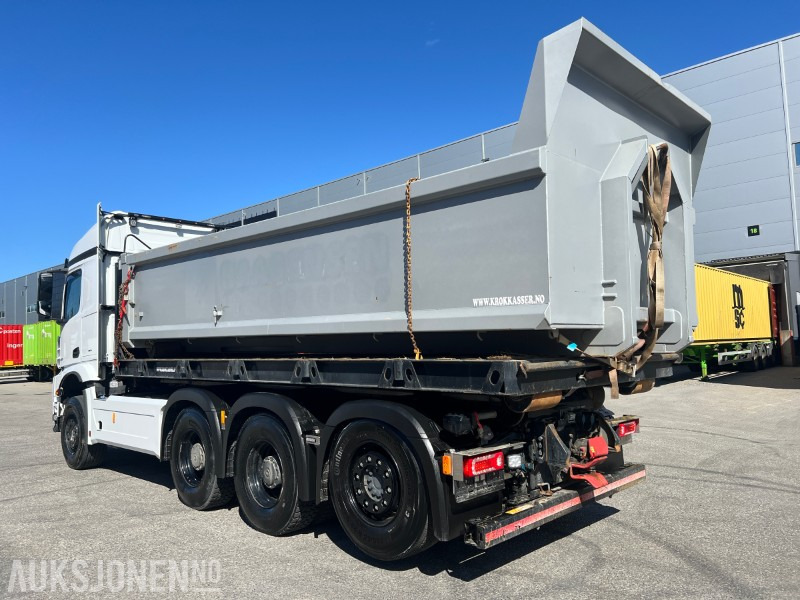 Mercedes-Benz Arocs 3253 Tridem krokbil brøyte rigget - Camión multibasculante: foto 4 Mercedes-Benz Arocs 3253 Tridem krokbil brøyte rigget - Camión multibasculante: foto 4