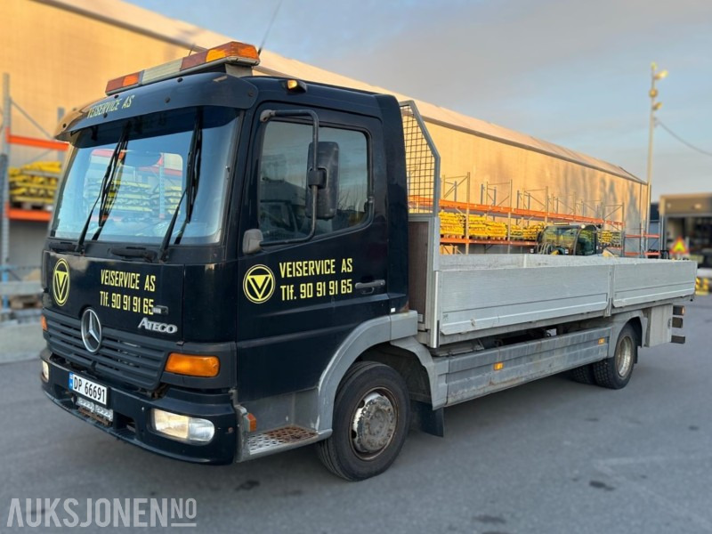 Mercedes-Benz Atego 818/42 – 2005-modell – 7,5 tonn planbil – Kjørbar, men EU utløpt - Camión caja abierta: foto 1 Mercedes-Benz Atego 818/42 – 2005-modell – 7,5 tonn planbil – Kjørbar, men EU utløpt - Camión caja abierta: foto 1