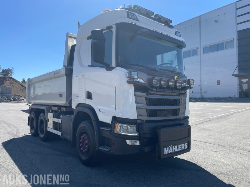 Scania R560 Super 6x4 Tippbil Istrail dumperkasse Mahlers brøyterigget - Camión volquete: foto 1 Scania R560 Super 6x4 Tippbil Istrail dumperkasse Mahlers brøyterigget - Camión volquete: foto 1