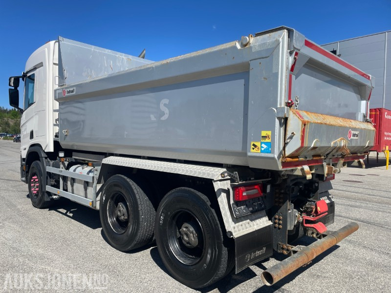 Scania R560 Super 6x4 Tippbil Istrail dumperkasse Mahlers brøyterigget - Camión volquete: foto 5 Scania R560 Super 6x4 Tippbil Istrail dumperkasse Mahlers brøyterigget - Camión volquete: foto 5