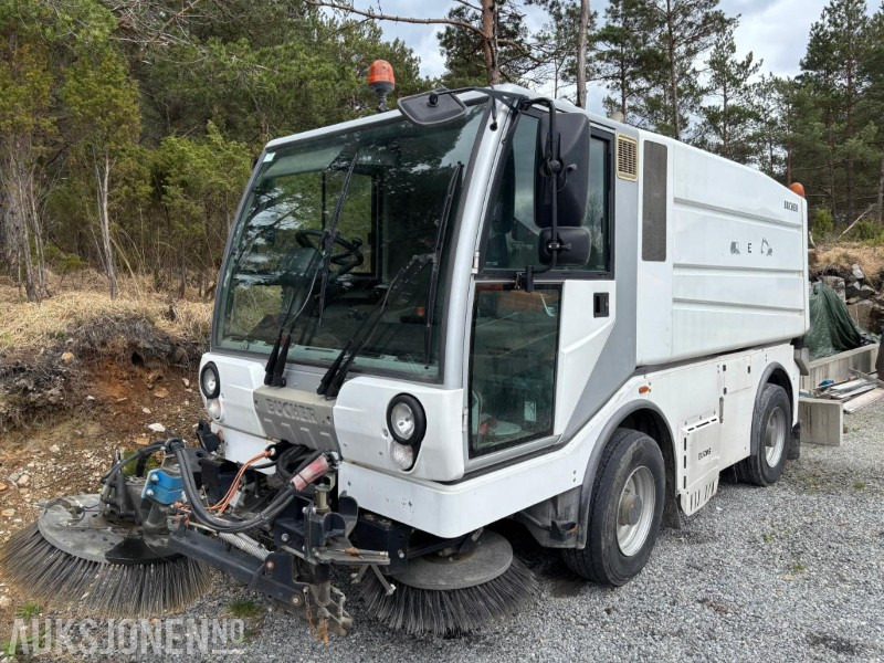 Vehículo municipal 2010 Bucher CityCat 5000 feiebil / kostebil: foto 1