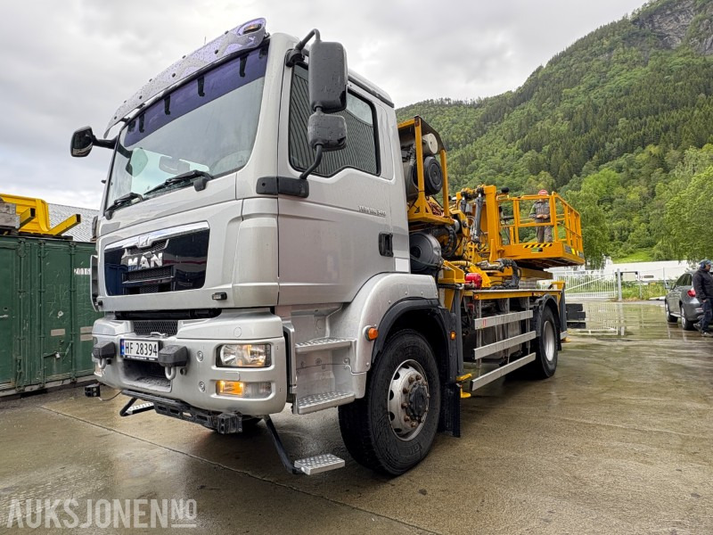 2014 MAN TGM 18.340 Normet Esslift 810 liftbil - 15 888 km - Vehículo municipal: foto 1 2014 MAN TGM 18.340 Normet Esslift 810 liftbil - 15 888 km - Vehículo municipal: foto 1