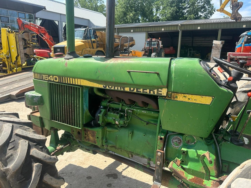 Tractor zancudo John Deere 1640 4x4: foto 17 Tractor zancudo John Deere 1640 4x4: foto 17
