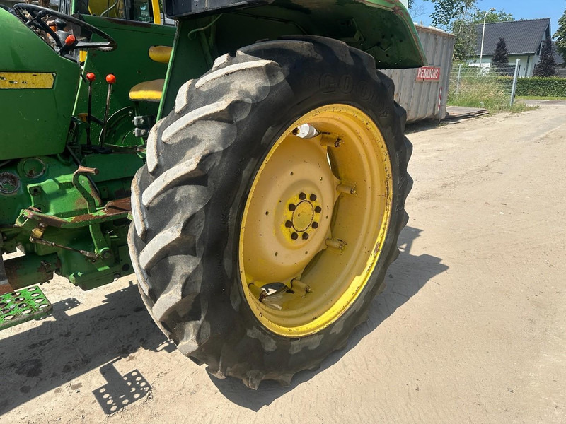 Tractor zancudo John Deere 1640 4x4: foto 8 Tractor zancudo John Deere 1640 4x4: foto 8