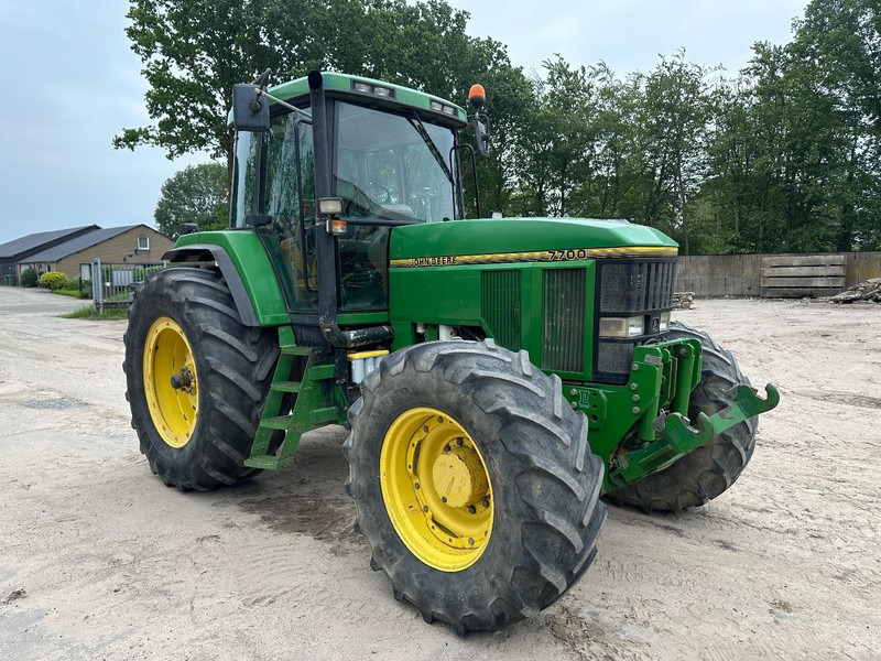 John Deere 7700 PowerQuad - Front linkage - Tractor: foto 2 John Deere 7700 PowerQuad - Front linkage - Tractor: foto 2