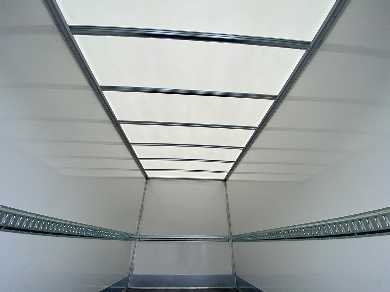 Furgoneta caja cerrada nuevo FIAT DUCATO L4 1+2, 180PS, 2.2L | ALU-BOX 4200mm + LADERAMPE + LAGER: foto 15