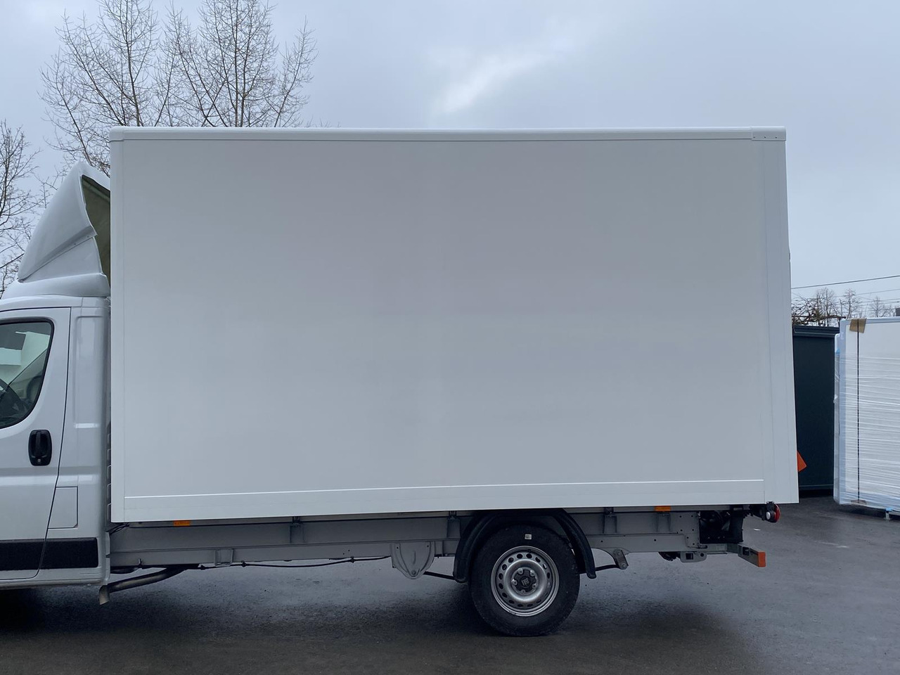 Furgoneta caja cerrada nuevo FIAT DUCATO L4 1+2, 180PS, 2.2L | ALU-BOX 4200mm + LADERAMPE + LAGER: foto 8