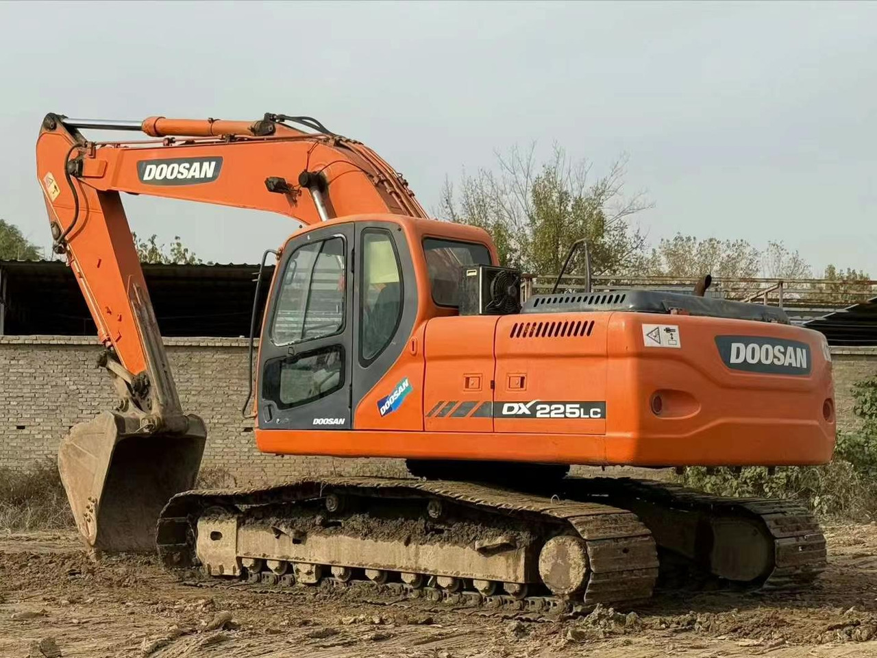 Doosan Used Excavator 225 DX225 DX300 DH150W DX300 DX420 DX520 Second hand Crawler Excavators in Excellent Work Condition - Excavadora de cadenas: foto 1 Doosan Used Excavator 225 DX225 DX300 DH150W DX300 DX420 DX520 Second hand Crawler Excavators in Excellent Work Condition - Excavadora de cadenas: foto 1