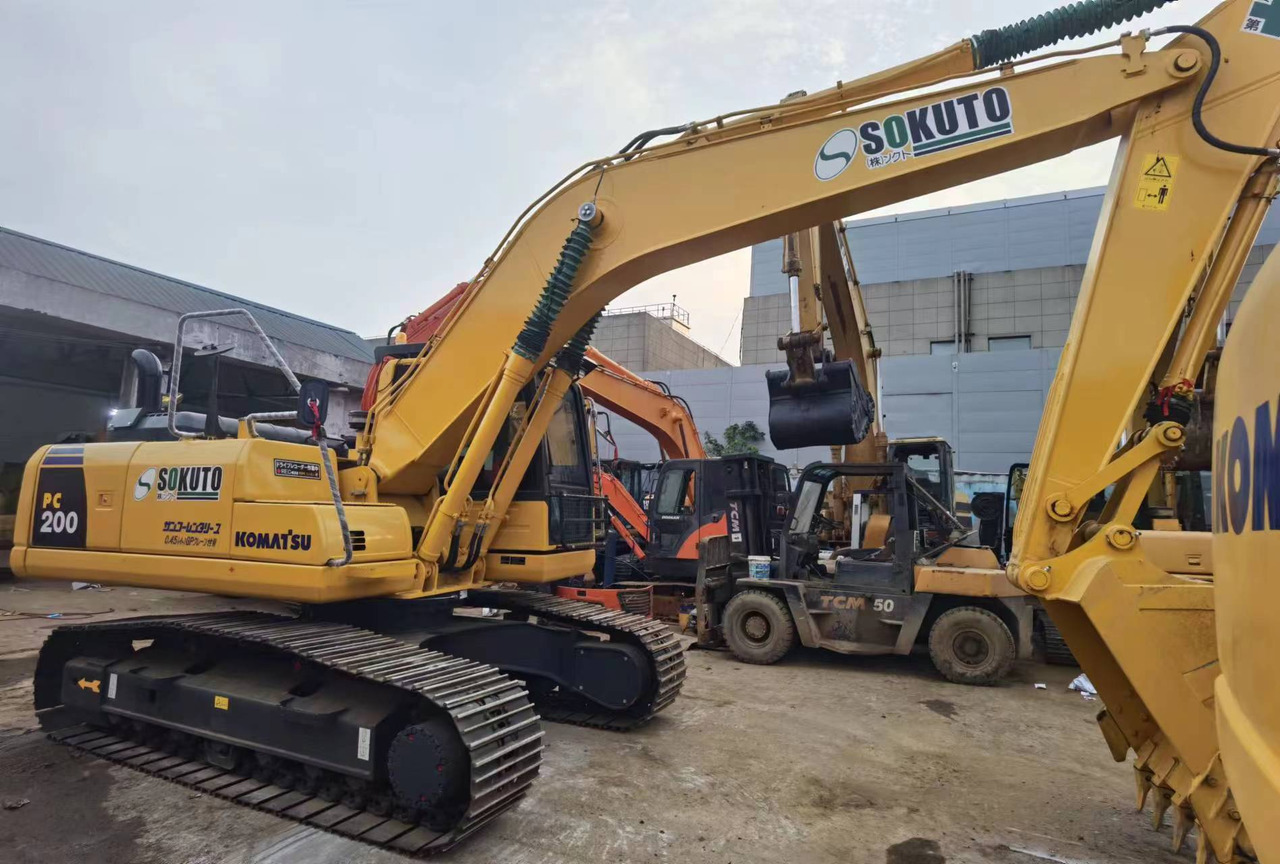 Komatsu PC200 PC210 PC220 Used Excavator in Excellent Work Condition - Excavadora de cadenas: foto 2 Komatsu PC200 PC210 PC220 Used Excavator in Excellent Work Condition - Excavadora de cadenas: foto 2