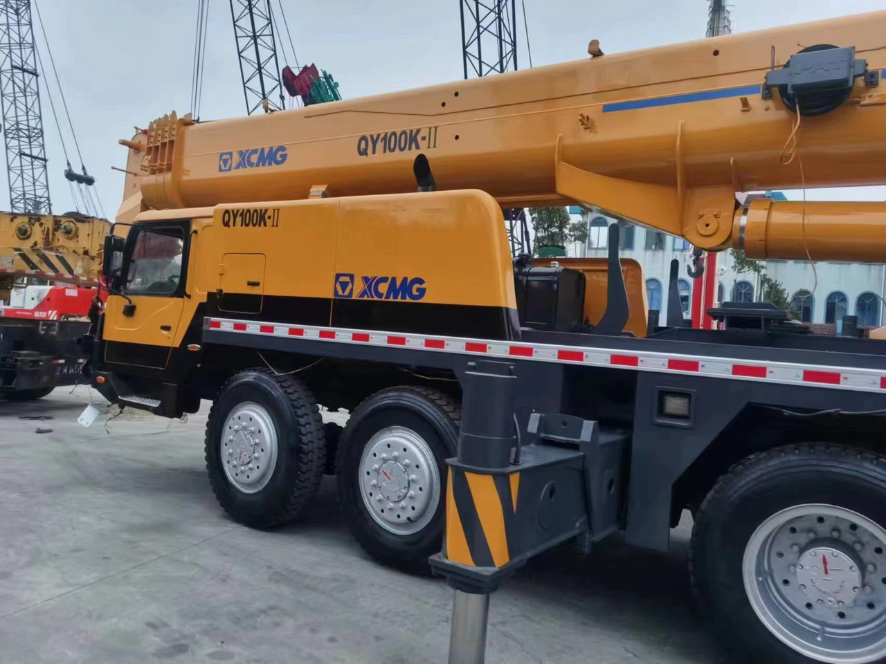 Autogrúa XCMG 100 Ton used truck crane QY100 with 68 meter telescopic boom on sale: foto 10