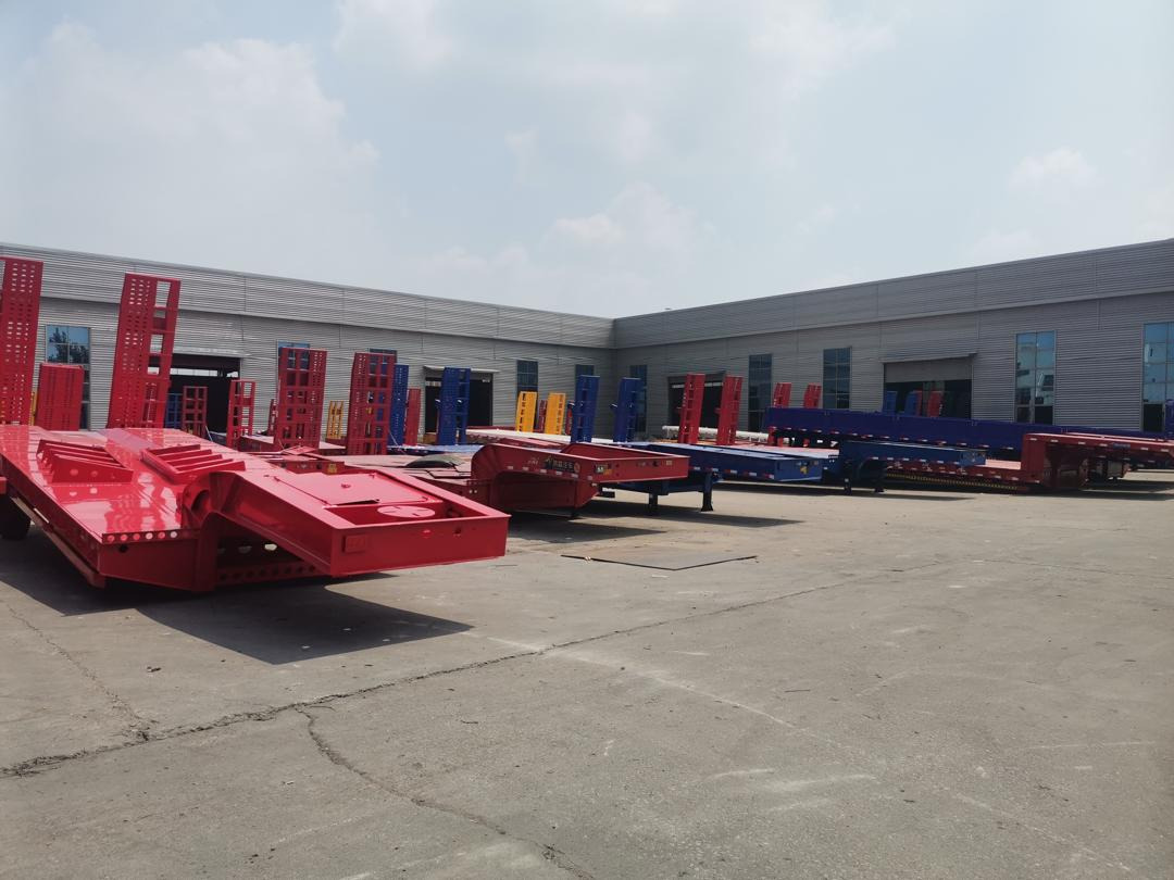 ZHICHENG SEMI FLAT BED LOW BED IN VARIOUS AND SIZE ( USED OR NEW CONDITION) - Semirremolque góndola rebajadas: foto 3 ZHICHENG SEMI FLAT BED LOW BED IN VARIOUS AND SIZE ( USED OR NEW CONDITION) - Semirremolque góndola rebajadas: foto 3