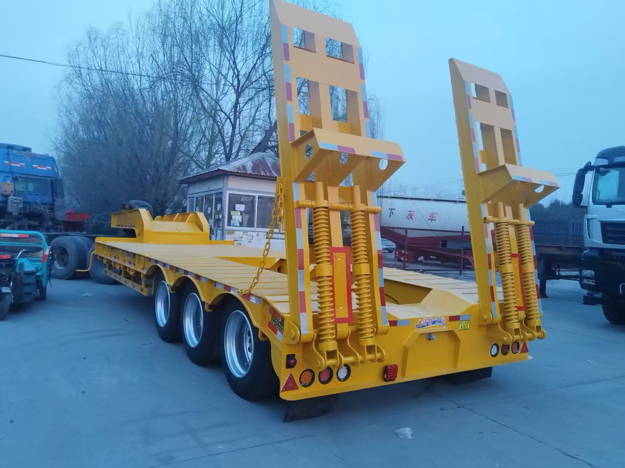 ZHICHENG Semi Flat Bed Low Bed in New Condition - Semirremolque góndola rebajadas: foto 1 ZHICHENG Semi Flat Bed Low Bed in New Condition - Semirremolque góndola rebajadas: foto 1