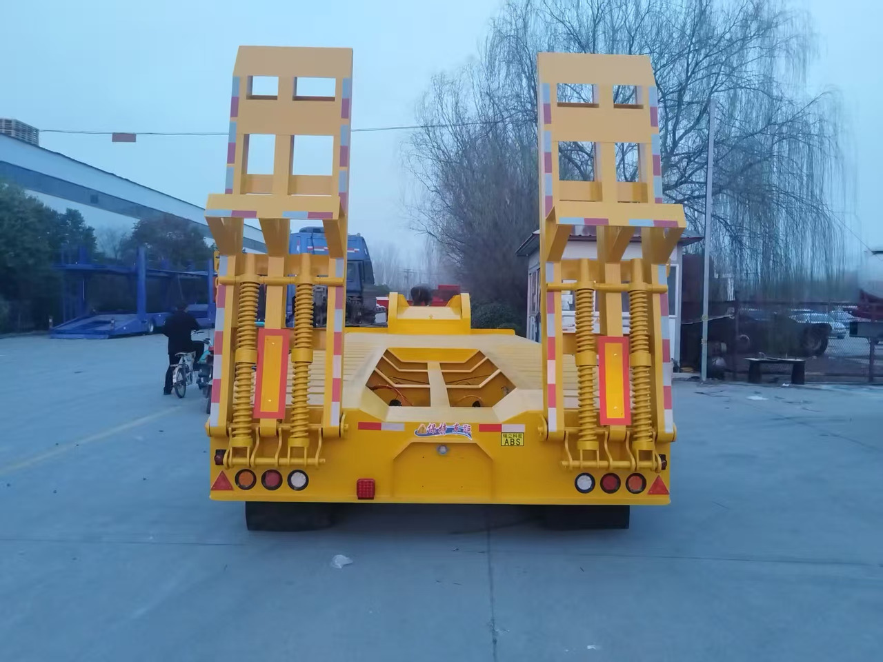 ZHICHENG Semi Flat Bed New or Used Low Bed in Length 8m,10,12m, 14m, 16m - Semirremolque góndola rebajadas: foto 3 ZHICHENG Semi Flat Bed New or Used Low Bed in Length 8m,10,12m, 14m, 16m - Semirremolque góndola rebajadas: foto 3