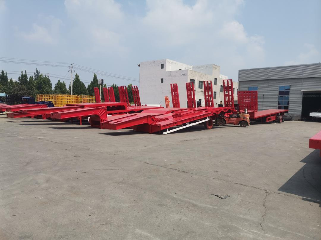 ZHICHENG Semni Flat Bed Low Bed Floater with 3 Axles 4 Axles New or Used 12M 13.75M In High Quality - Semirremolque góndola rebajadas: foto 5 ZHICHENG Semni Flat Bed Low Bed Floater with 3 Axles 4 Axles New or Used 12M 13.75M In High Quality - Semirremolque góndola rebajadas: foto 5
