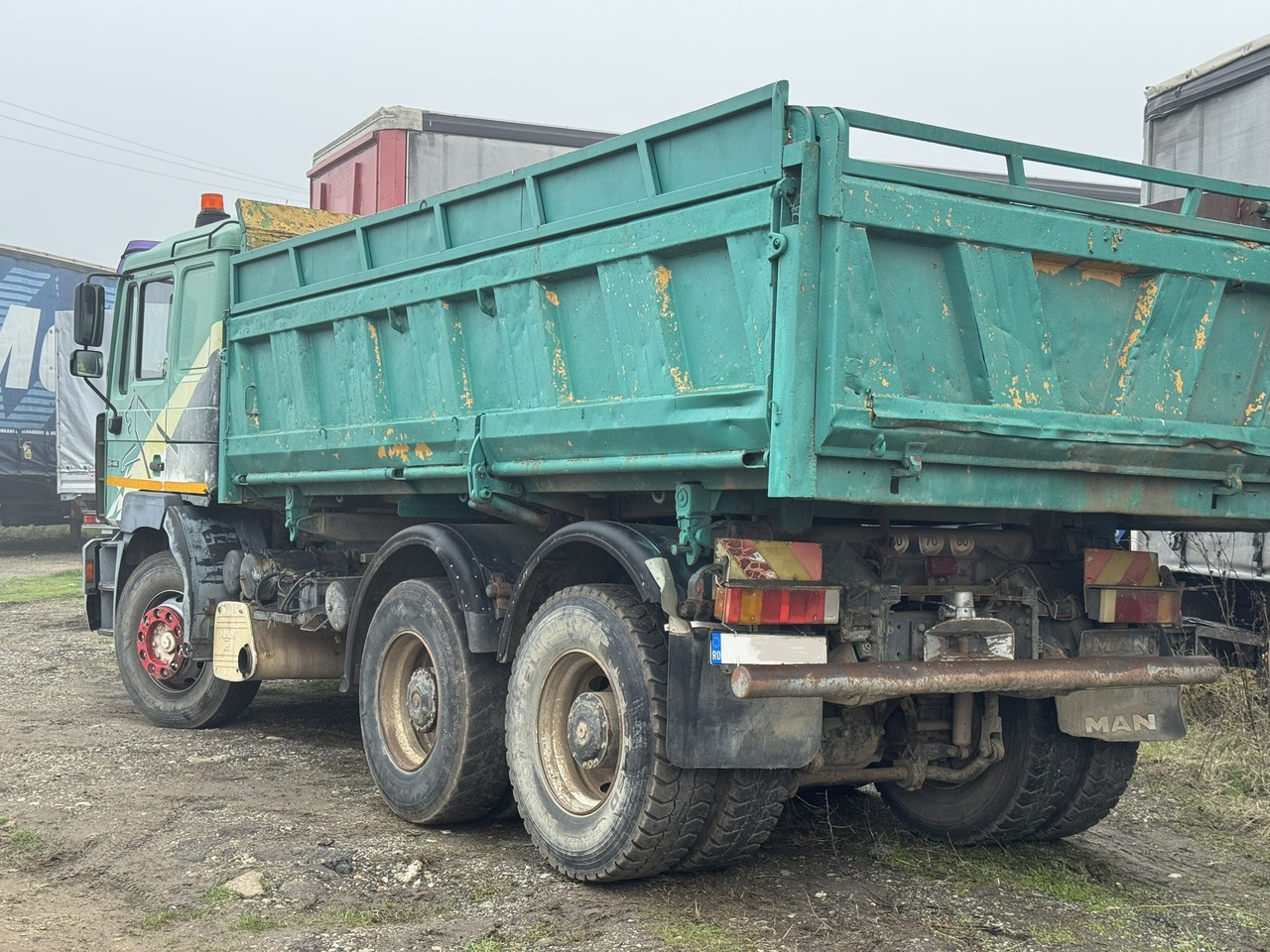 MAN 26 414 6x4 KIPPER L2000 Euro3 Manual Injection Pomp - Camión: foto 3 MAN 26 414 6x4 KIPPER L2000 Euro3 Manual Injection Pomp - Camión: foto 3