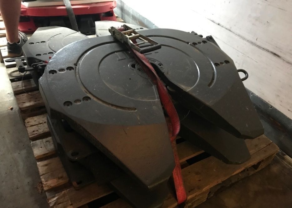 DAF XF truck - Quinta rueda para Camión: foto 4 DAF XF truck - Quinta rueda para Camión: foto 4