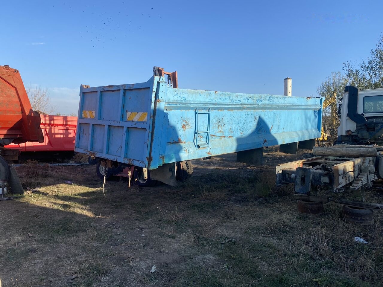 Hyva bena originala DAF 8x4 cu semisasiu si cilindru basculare - Carrocería basculante: foto 1 Hyva bena originala DAF 8x4 cu semisasiu si cilindru basculare - Carrocería basculante: foto 1