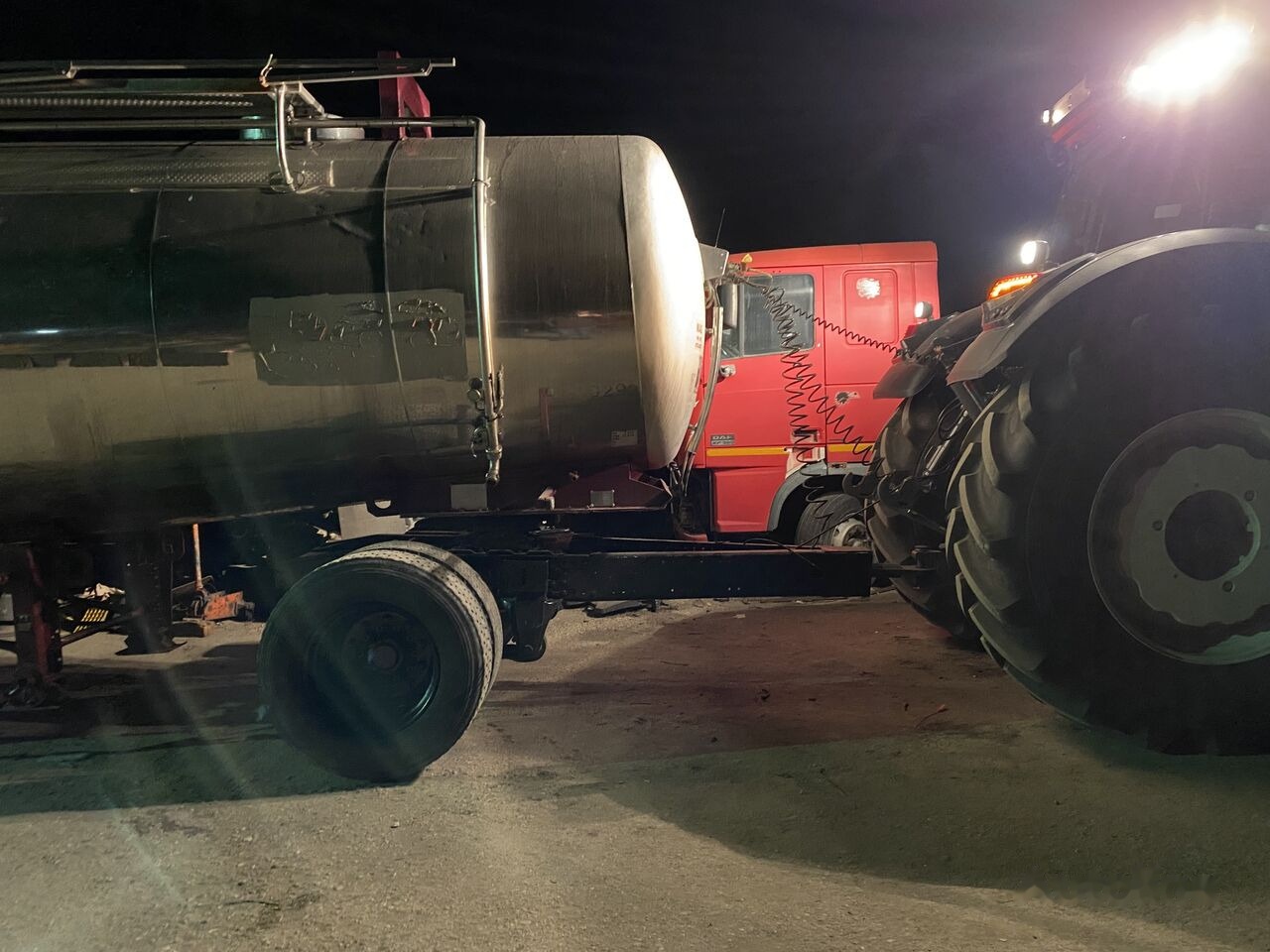 Dolly remorcare PERIDOC Tractor AgroLand DOLLY Schmitz Rotos - Piezas de recambio para Remolque: foto 4 Dolly remorcare PERIDOC Tractor AgroLand DOLLY Schmitz Rotos - Piezas de recambio para Remolque: foto 4