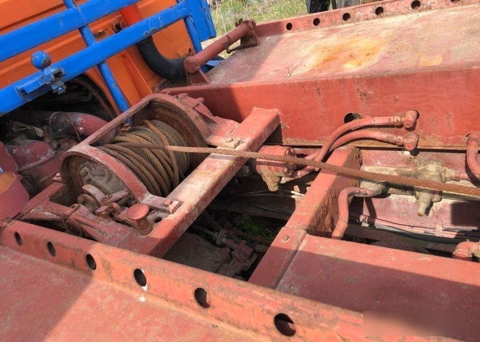 Grua de remolque autos Platforma transport masini cu troliu , rampe extensibile carlig: foto 6 Grua de remolque autos Platforma transport masini cu troliu , rampe extensibile carlig: foto 6