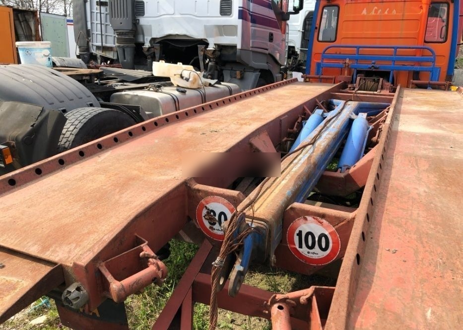 Grua de remolque autos Platforma transport masini cu troliu , rampe extensibile carlig: foto 7 Grua de remolque autos Platforma transport masini cu troliu , rampe extensibile carlig: foto 7