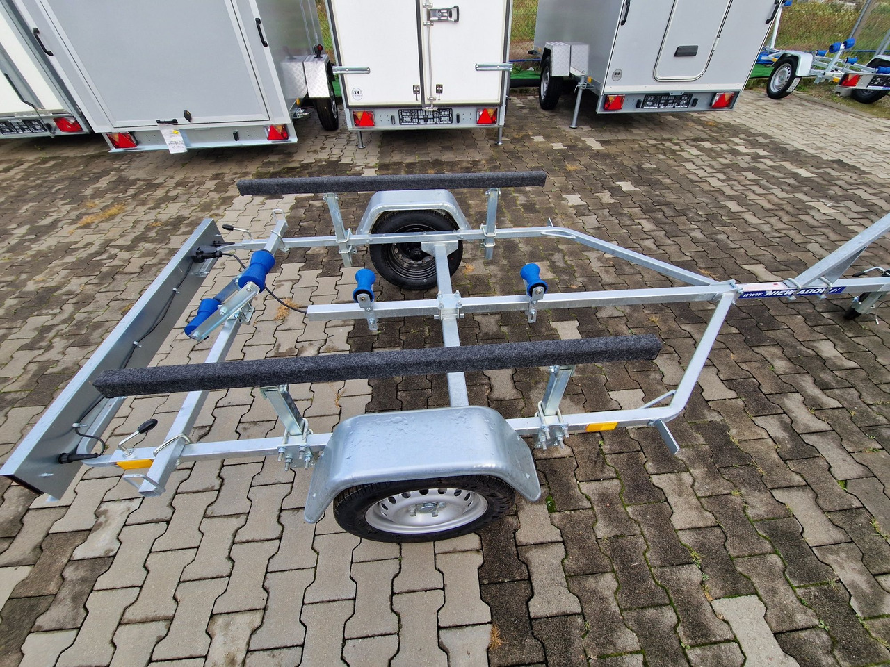 Nowa Przyczepa Podłodziowa ponton łódź 350 - 550cm Niewiadów P400 P415 - Remolque portavehículos: foto 3 Nowa Przyczepa Podłodziowa ponton łódź 350 - 550cm Niewiadów P400 P415 - Remolque portavehículos: foto 3