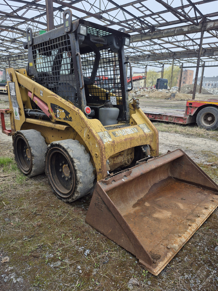 CATERPILLAR 216B3 - Minicargadora: foto 3 CATERPILLAR 216B3 - Minicargadora: foto 3