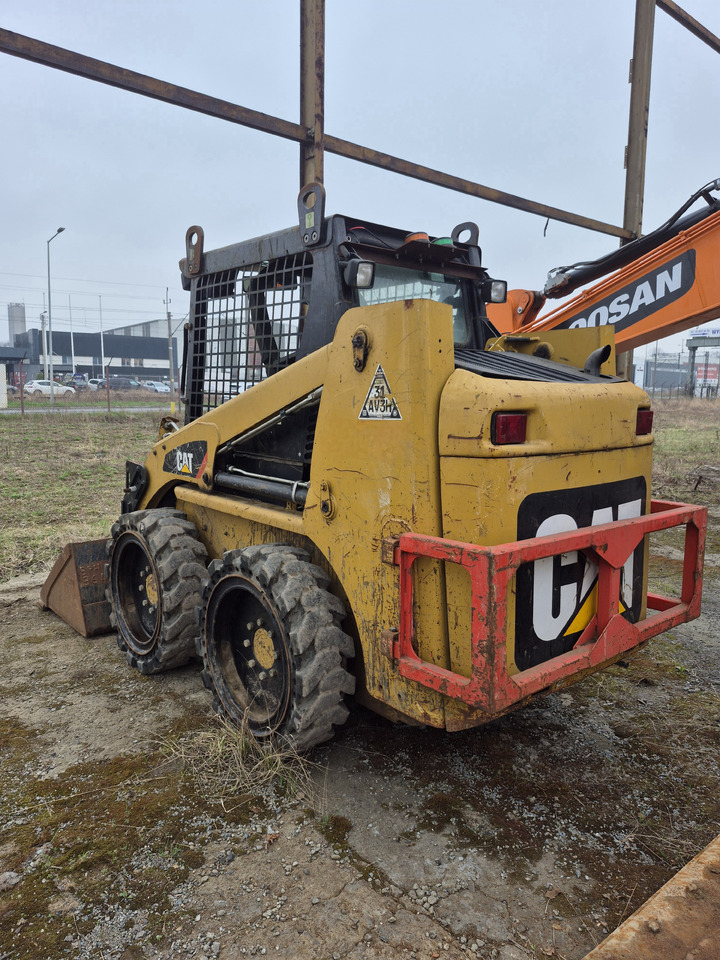 CATERPILLAR 216B3 - Minicargadora: foto 4 CATERPILLAR 216B3 - Minicargadora: foto 4