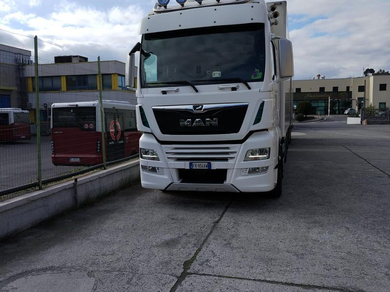 AUTOTRENO FRIGO MAN TGX TGX 26.580 6x2-4 LL - Camión isotérmico: foto 2 AUTOTRENO FRIGO MAN TGX TGX 26.580 6x2-4 LL - Camión isotérmico: foto 2