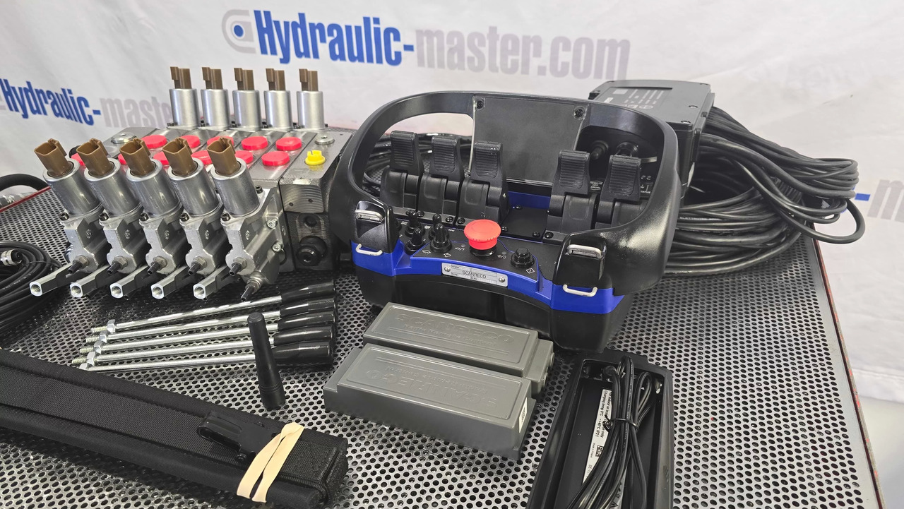 Container Side Lifter Sidelifter 5 sections valve with Radio Remote Scanreco - Camión de basura: foto 3 Container Side Lifter Sidelifter 5 sections valve with Radio Remote Scanreco - Camión de basura: foto 3